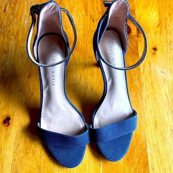 Kelly & Katie Nadia Sandal in Blue Denim style size 6.5  NWT! - Picture 1 of 3